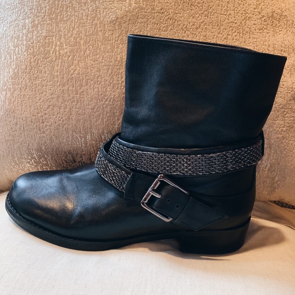Black Boots